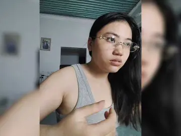 Truc11  live sex cam