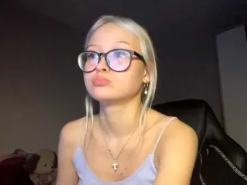 DeniseLindroth  live sex cam