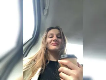 DiamondGoldie  live sex cam