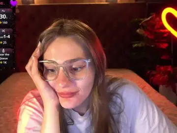 DiamondGoldie  live sex cam