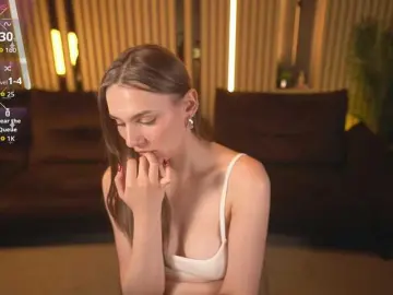 DiamondGoldie  live sex cam