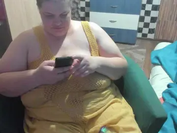 Ionysexylips69  live sex cam