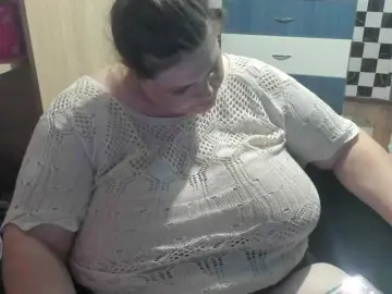 Ionysexylips69  live sex cam