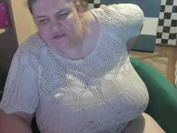 Ionysexylips69  live sex cam