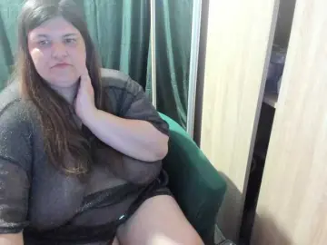 Ionysexylips69  live sex cam