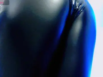 Laura-Wicked  live sex cam