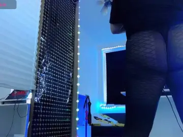 Laura-Wicked  live sex cam