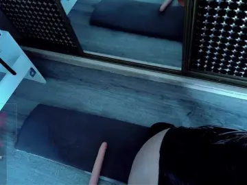 Laura-Wicked  live sex cam