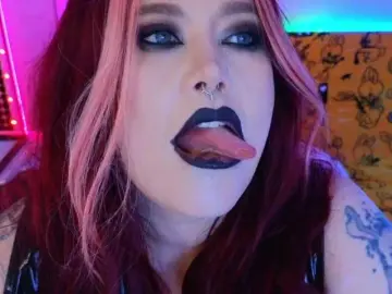Laura-Wicked  live sex cam