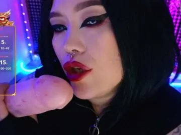 Laura-Wicked  live sex cam