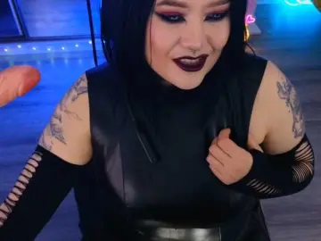 Laura-Wicked  live sex cam