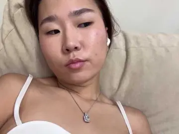Naomi33  live sex cam
