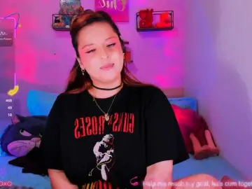 Daphnesweet  live sex cam