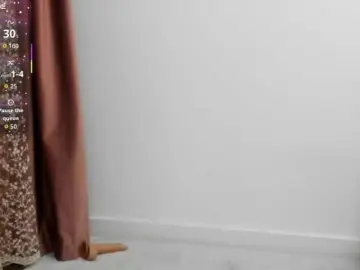 LadyLyanna25  live sex cam