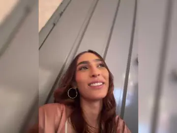 Megan-Holly  live sex cam