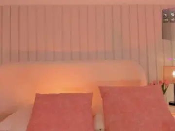 Megan-Holly  live sex cam