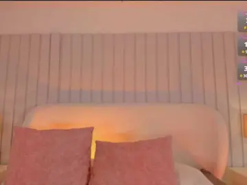 Megan-Holly  live sex cam