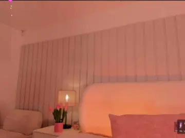 Megan-Holly  live sex cam