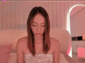 Megan-Holly  live sex cam