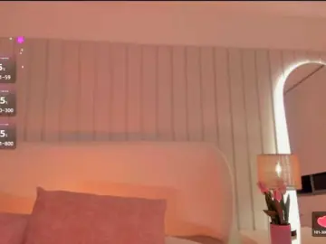 Megan-Holly  live sex cam