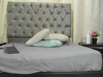 Lunaeva23  live sex cam