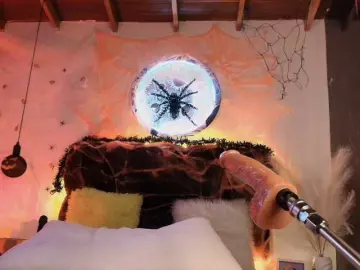 Rayne-lor  live sex cam