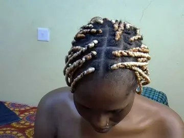 Curvy-goddessa  live sex cam