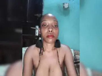 Hennesy-Camila  live sex cam