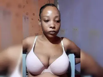 Hennesy-Camila  live sex cam