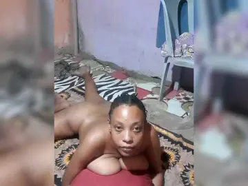 Hennesy-Camila  live sex cam