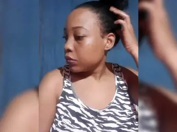 Hennesy-Camila  live sex cam