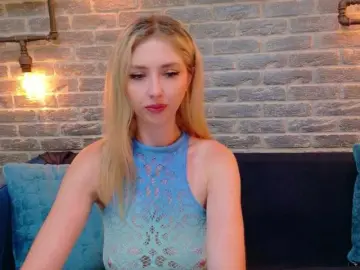 Lisa-Caprice  live sex cam