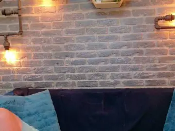 Lisa-Caprice  live sex cam