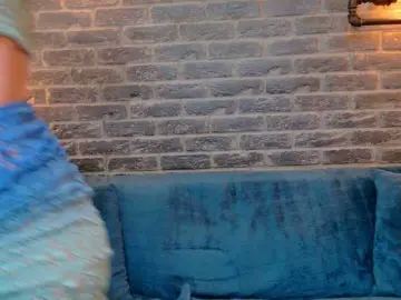 Lisa-Caprice  live sex cam