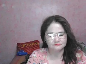 NICEtitspinay  live sex cam