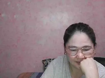 NICEtitspinay  live sex cam