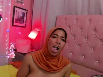 NadiaKarim  live sex cam