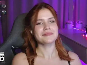 AliceWyliee  live sex cam