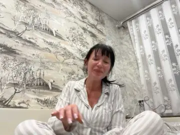 AnnaMaria22  live sex cam