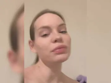 PregnantElf  live sex cam