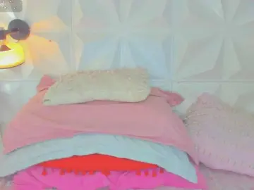 Cutelatinaxxx  live sex cam