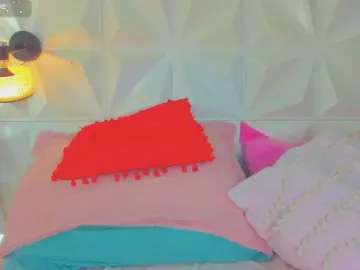 Cutelatinaxxx  live sex cam