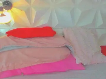Cutelatinaxxx  live sex cam