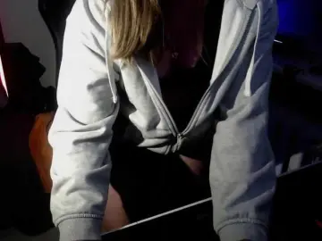 HollyBB  live sex cam