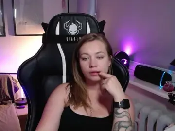 HollyBB  live sex cam