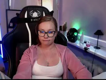 HollyBB  live sex cam