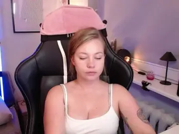 HollyBB  live sex cam