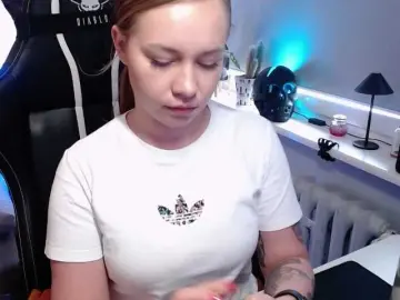 HollyBB  live sex cam