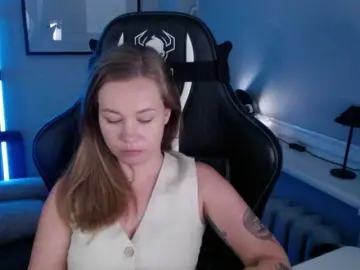 HollyBB  live sex cam