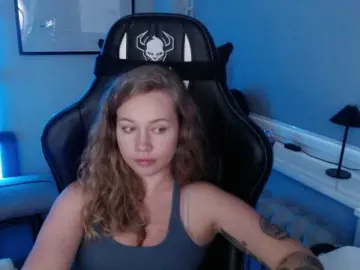 HollyBB  live sex cam